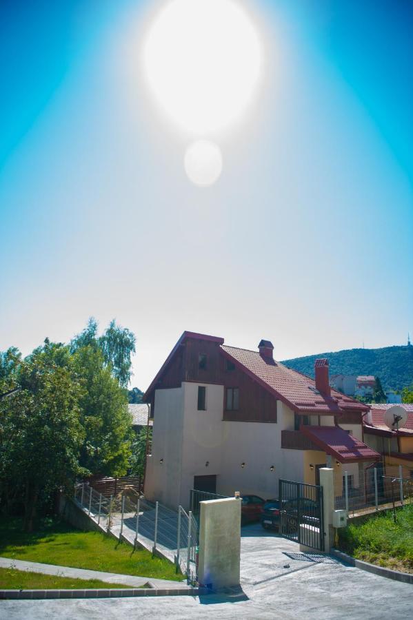 Snug Apartments - Private Parking Near Downtown Braszów Zewnętrze zdjęcie