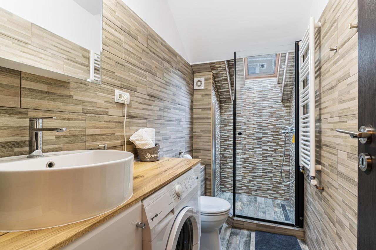 Snug Apartments - Private Parking Near Downtown Braszów Zewnętrze zdjęcie