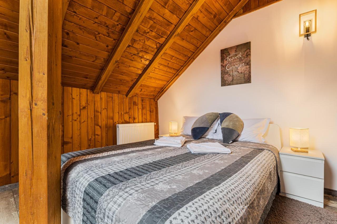 Snug Apartments - Private Parking Near Downtown Braszów Zewnętrze zdjęcie