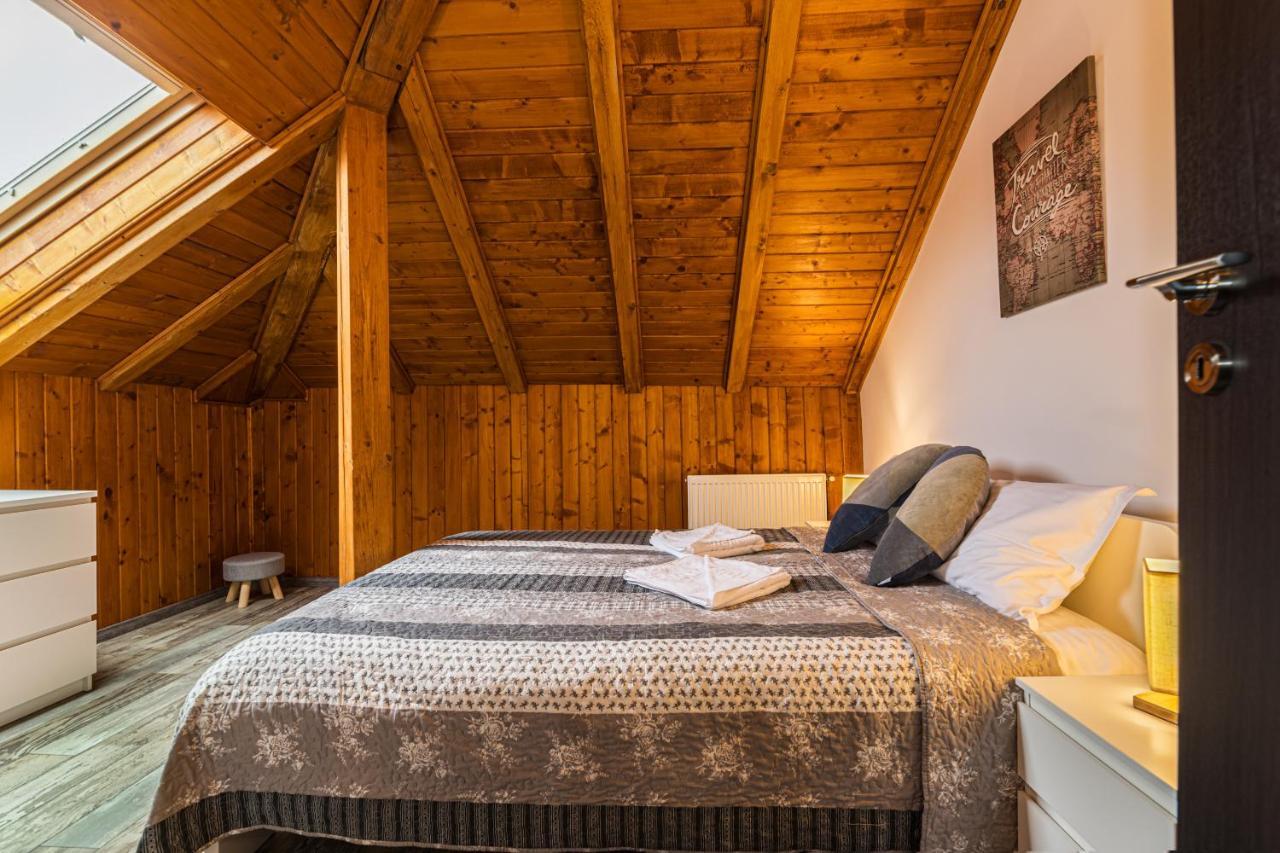 Snug Apartments - Private Parking Near Downtown Braszów Zewnętrze zdjęcie