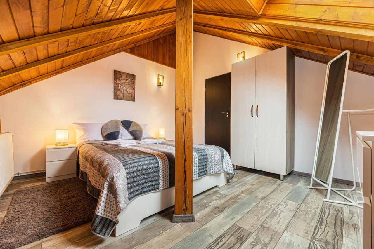 Snug Apartments - Private Parking Near Downtown Braszów Zewnętrze zdjęcie
