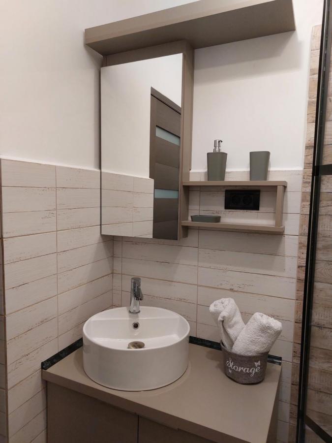 Snug Apartments - Private Parking Near Downtown Braszów Zewnętrze zdjęcie